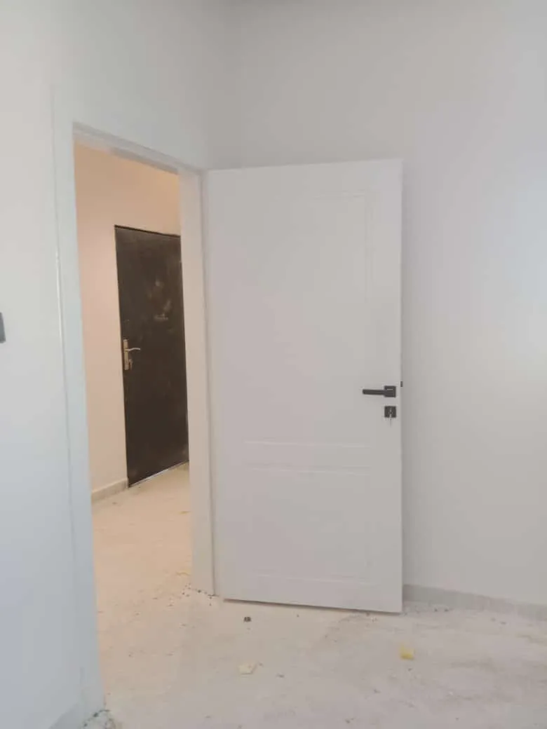 رش بوية دوكو أبيض ناصع